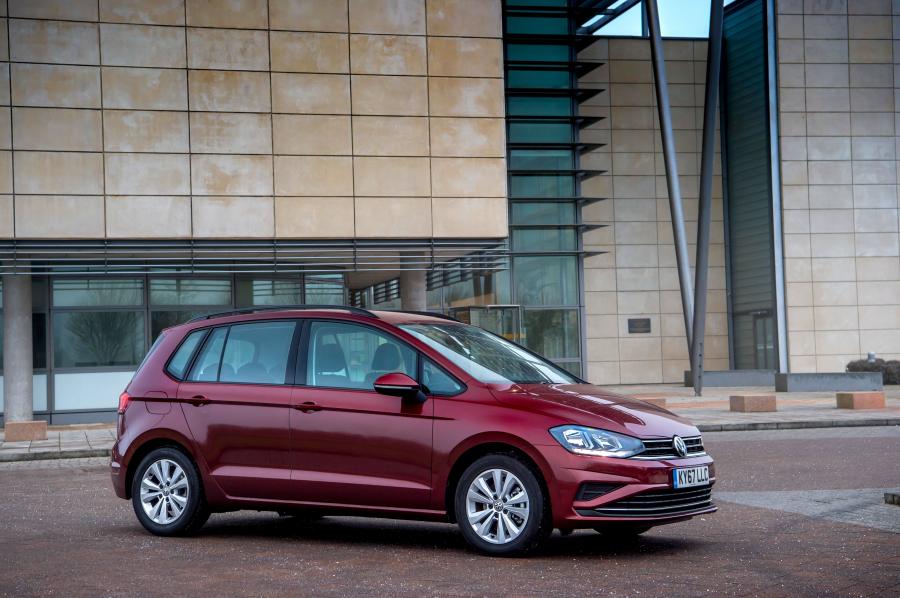  Volkswagen Golf SV SE 2018 года  (UK) (фото 6 из 28)